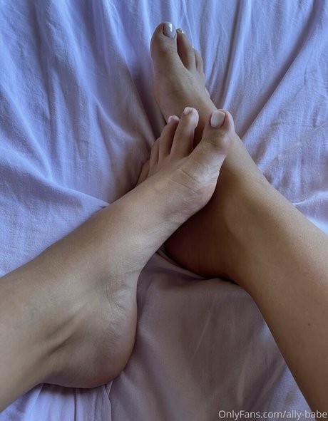 ally babe naked model img