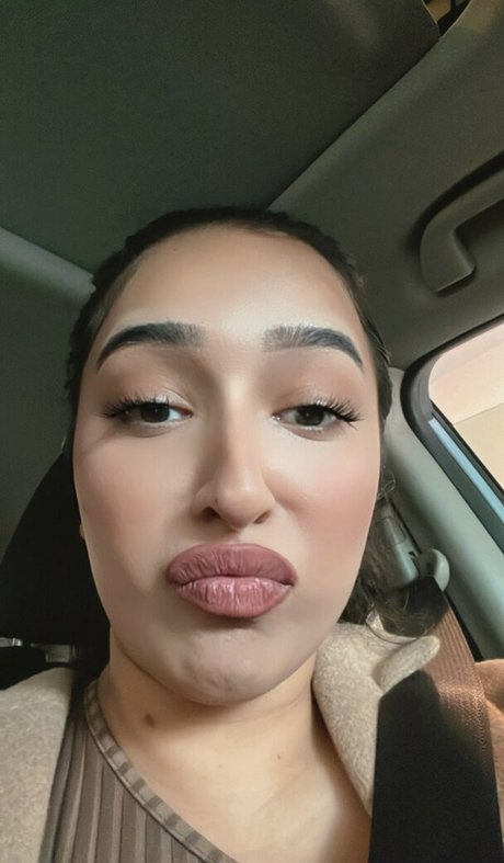 iamrakhi Profile pic