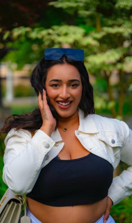 iamrakhi perfect model images