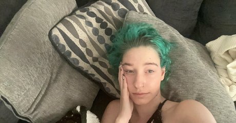 books withari exclusive actress pics