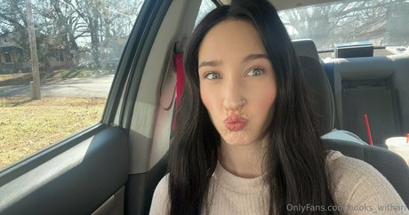 books withari sexy model archive