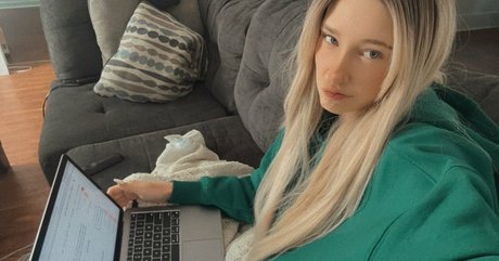 books withari pornstar nudes photos