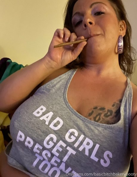 basicbitchbakerybooty beautiful actress image