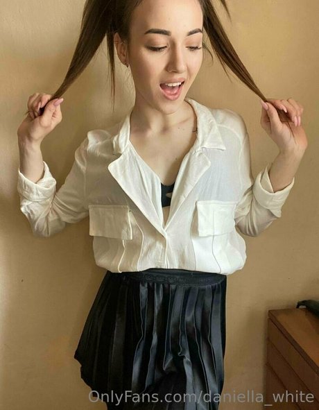 daniella white model nude picture