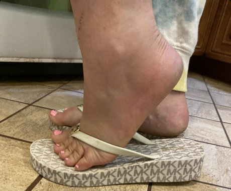 sarasoles2324 sex pornstar picture