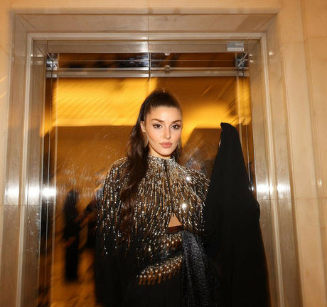 Hande Ercel pornstar erotic pic