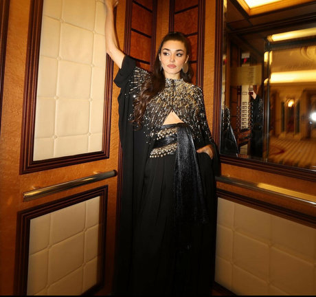 Hande Ercel free star pictures