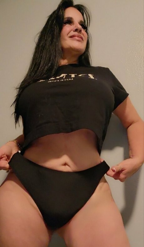 Evelyn Alvarez model beautiful img