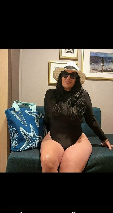 Evelyn Alvarez pornstar top pic