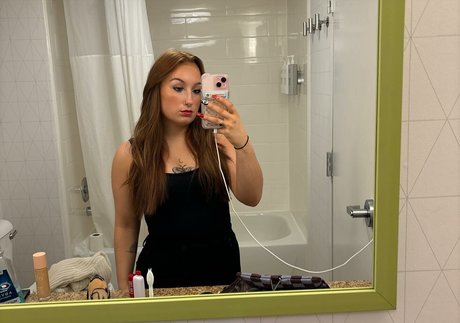 hailei k nudes model images