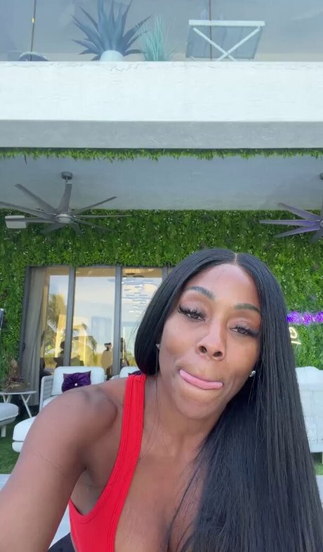 Coach Stormy pornstar high quality pictures