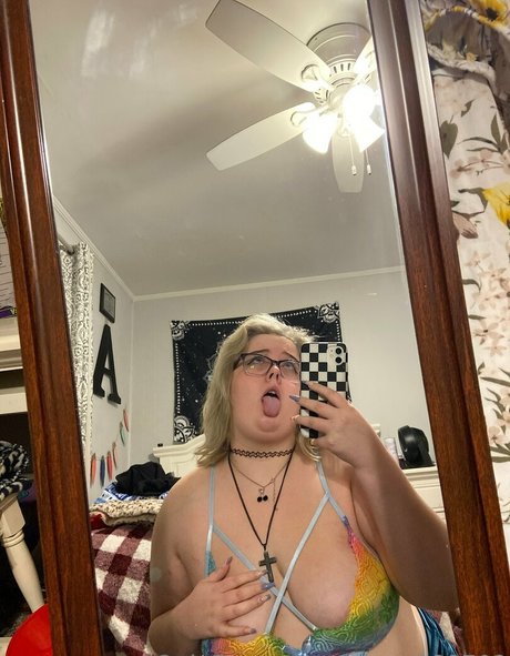 aurora188702 pornographic model picture