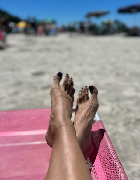 lospiesdelacaro model adult archive