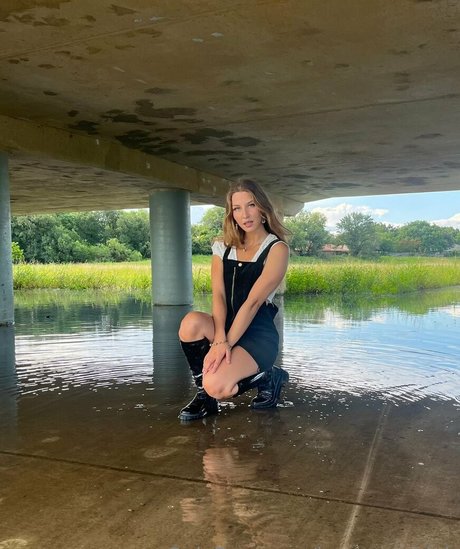 lauragetshigh free star galleries