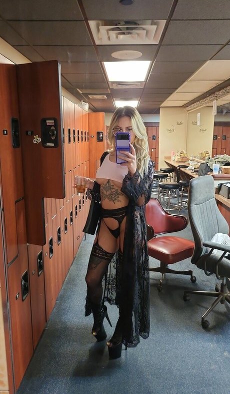 Onyxstax model beautiful photo