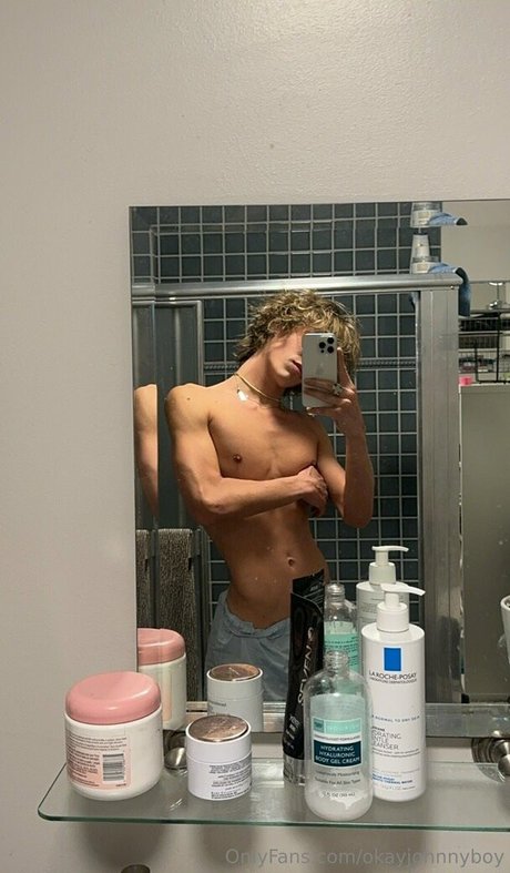 okayjohnnyboy hot star img