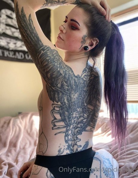 spider legs nudes model image