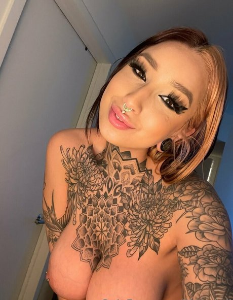 Split tongue bri naked model pictures