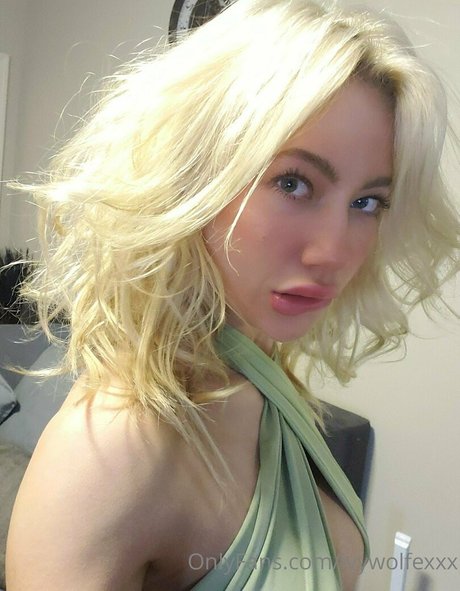 ivywolfexxx erotic model pic