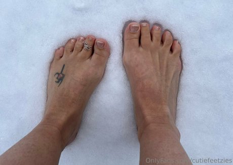 cutiefeetzies model pornographic picture