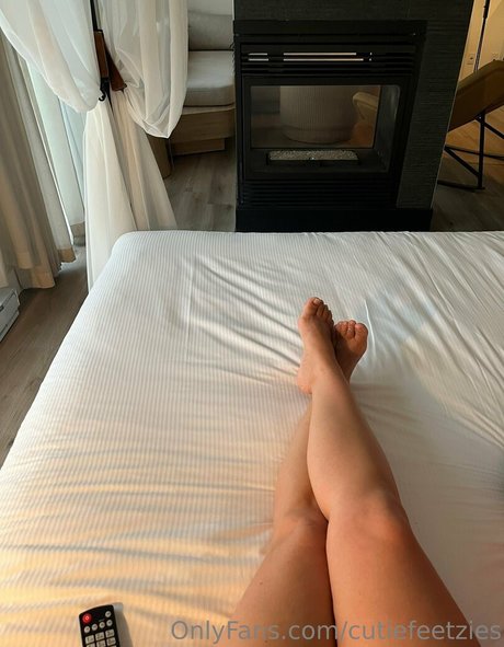 cutiefeetzies exclusive star photo