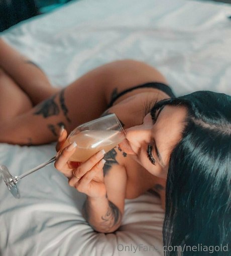 neliagold naked star gallery