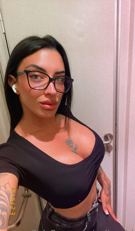 neliagold sexy model pictures