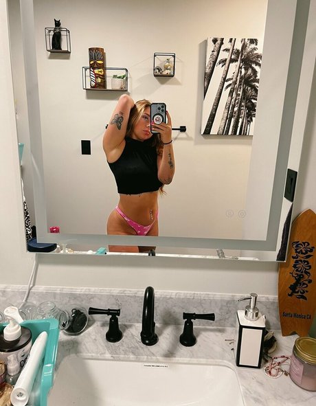 Reannon Hill star erotic galleries