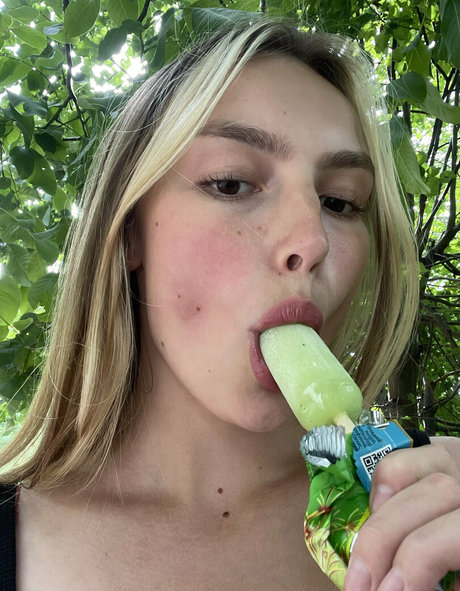 Naomi Reyners model beautiful pic