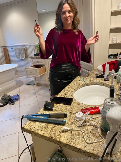 Threatlevelmiddnite star nude img