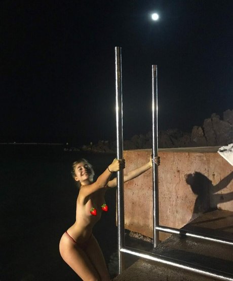 Ayla D lyla free star image