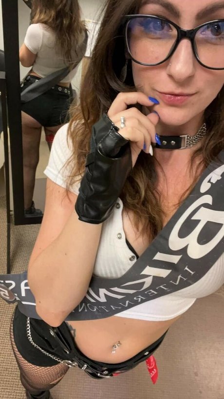 thatdarn foxx model art picture