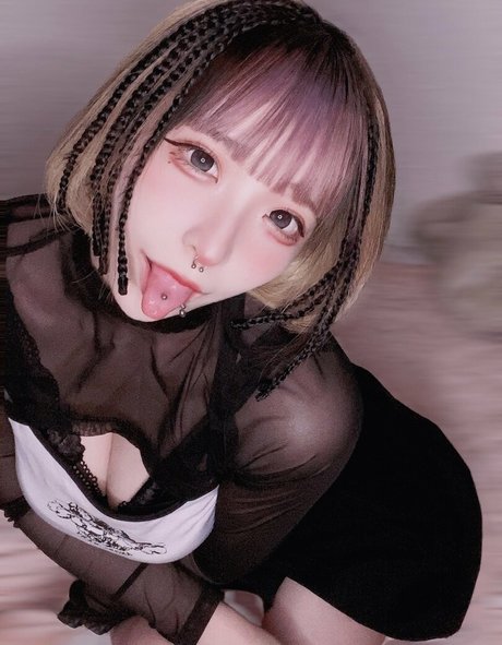 zzosui nude model photos