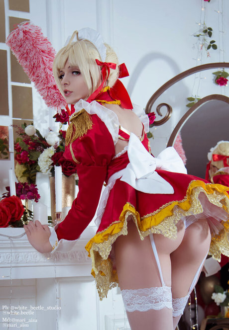 Mari Aisu sexy model picture