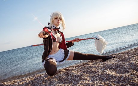 Mari Aisu model hot pics