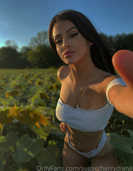 kinkyyvanessa naked pornstar archive