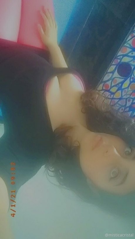 misticacristal model naked picture