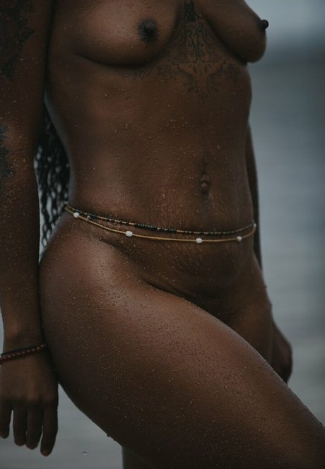 Aurelie Lily PoesieNue model art gallery