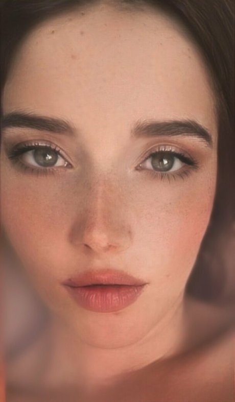 Jess Mulln art star photos