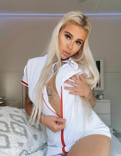 itsmiacutie nudes actress img