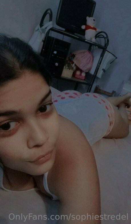 sofia only18 pornographic model photo