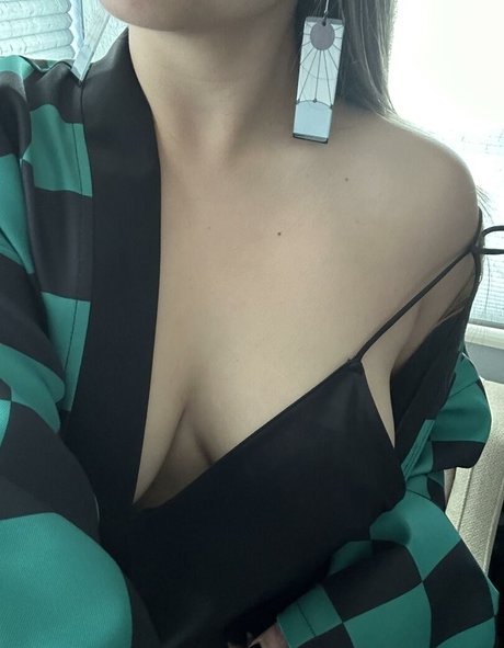 CheesieLion pornstar adult pics