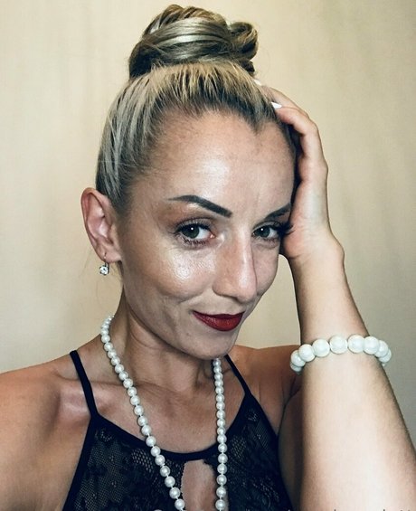 monicasaintt star hot picture