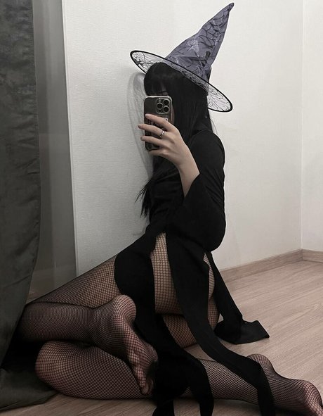 beexfia star sexy photos