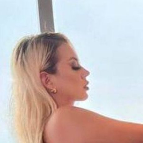 La Mosquera model naked pics