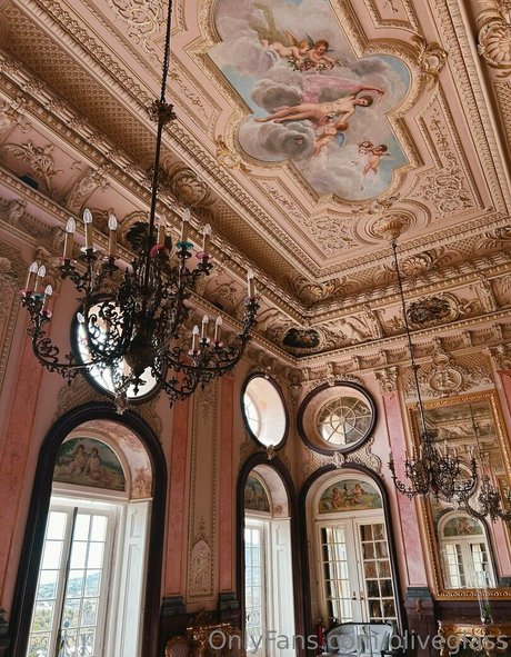 oliveglass erotic actress photo