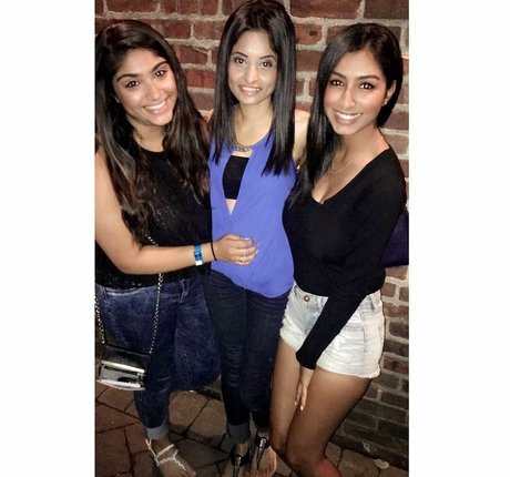 Sasha Kalra model nude photos