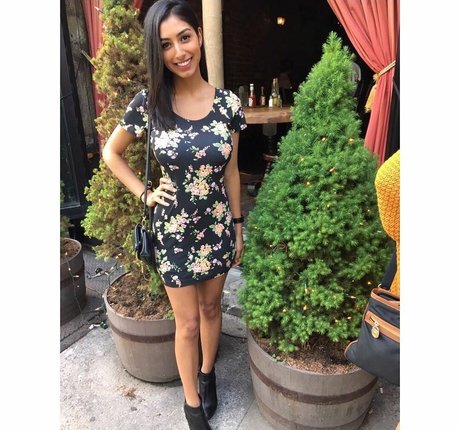 Sasha Kalra art model archive