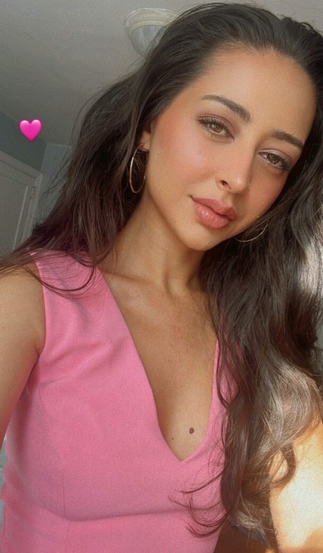 Serena Milan high quality model images