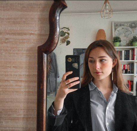 Leonie Christel nude model gallery